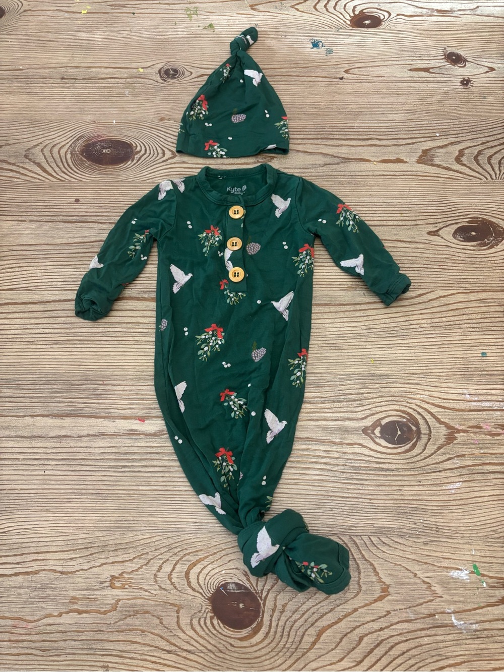 Kyte Baby Holiday Knot Gown & Hat Set